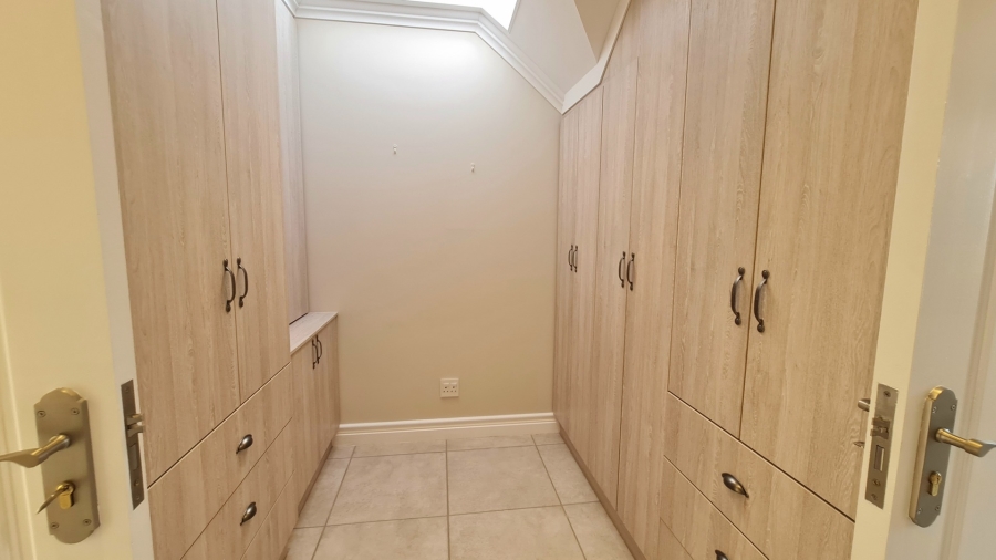 5 Bedroom Property for Sale in The Village Western Cape